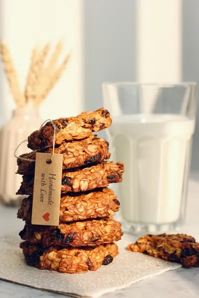 Oat & date bites